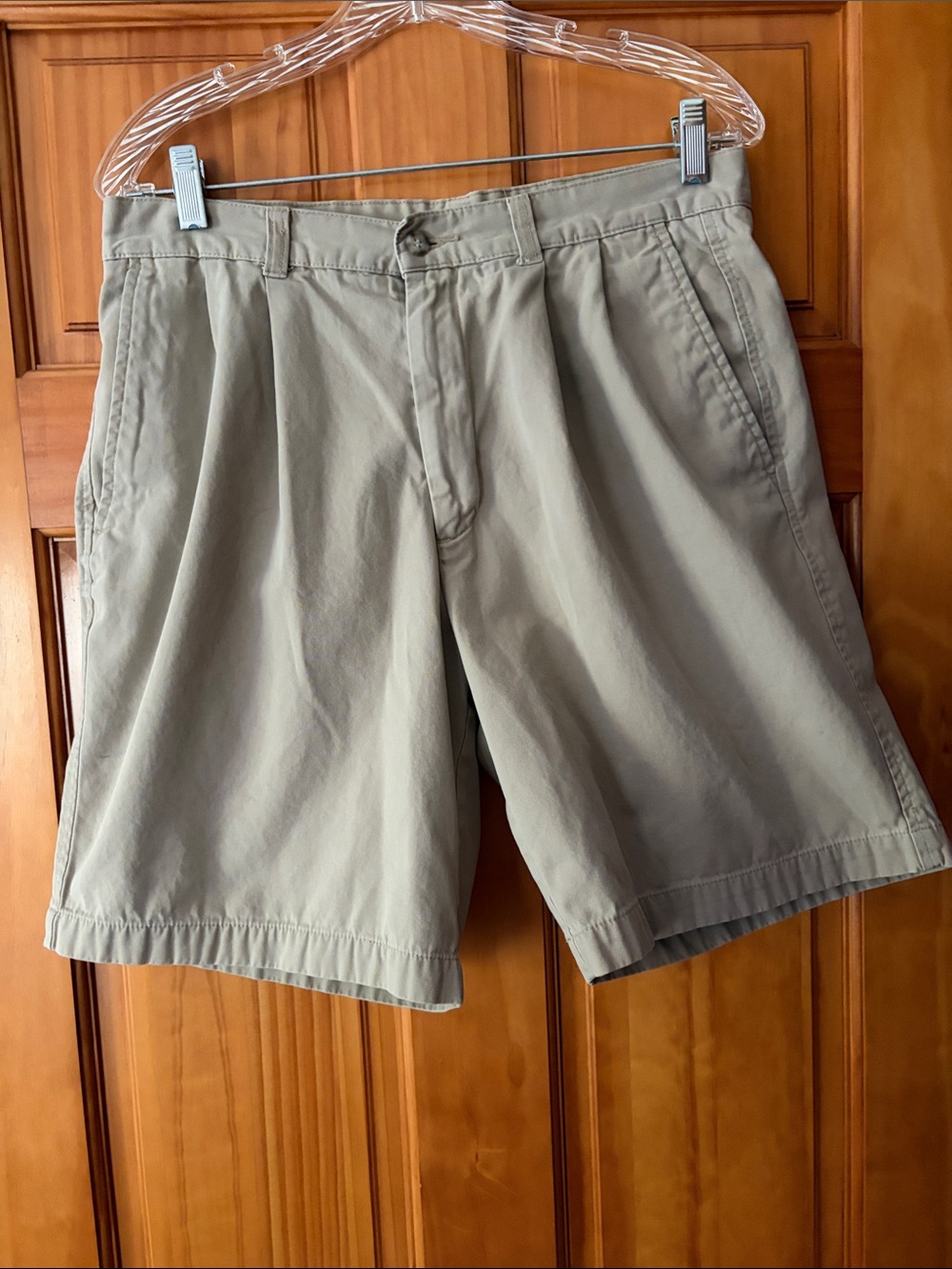Men's Dockers Pleated Relaxed Fit Khaki Shorts Sz 32